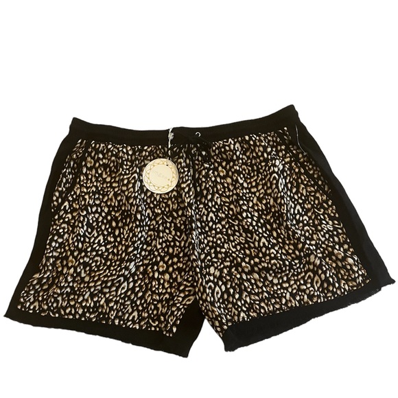 NWT Umgee shorts 1x stretch drawstring animal print black plus size pull on soft - Picture 1 of 6